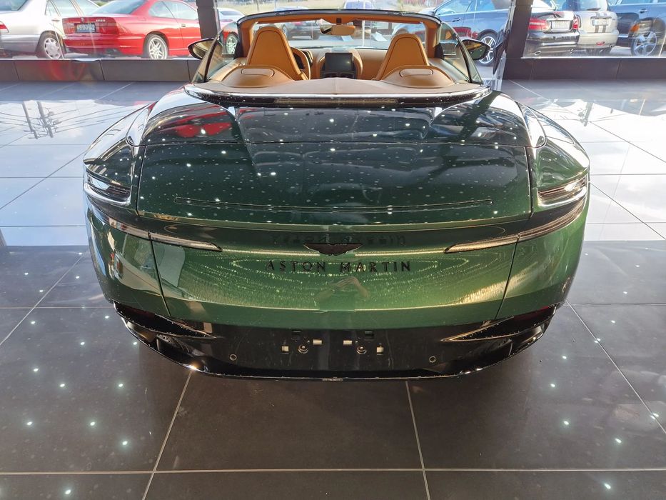 Aston Martin DB11 Volante V8