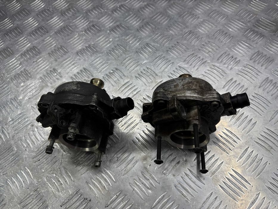 Вакуумный насос BMW  N55B30 11667575325