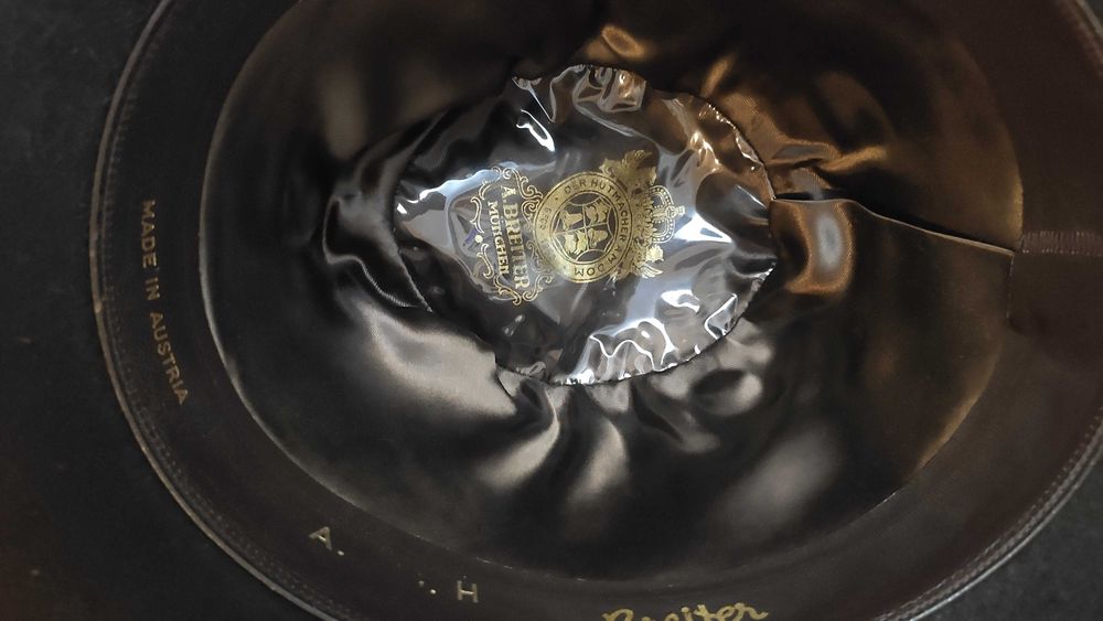 Kapelusz męski z frędzlem