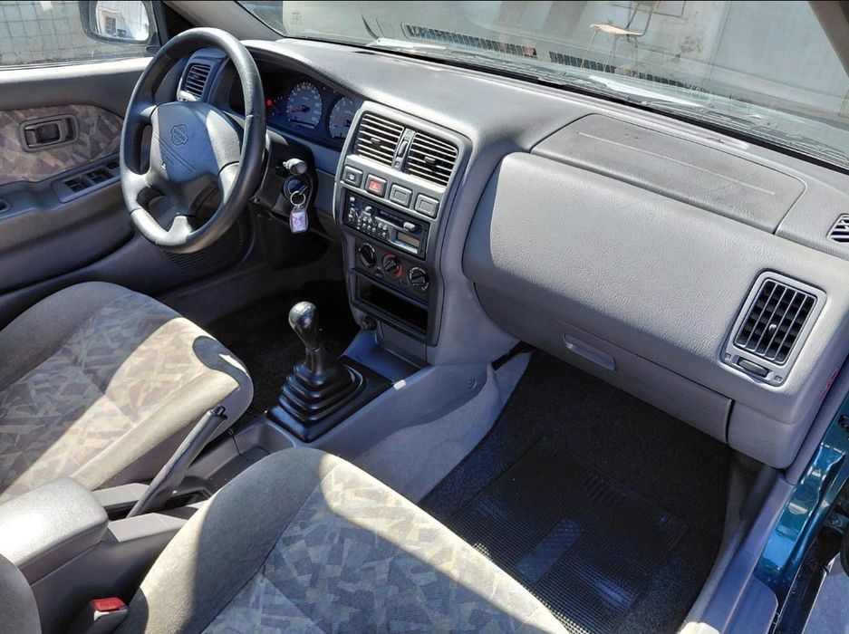 Nissan Almera 16V 1999 Bem estimado um único dono