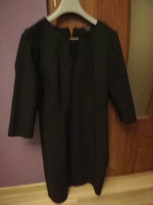 Czarna sukienka ołówkowa 40