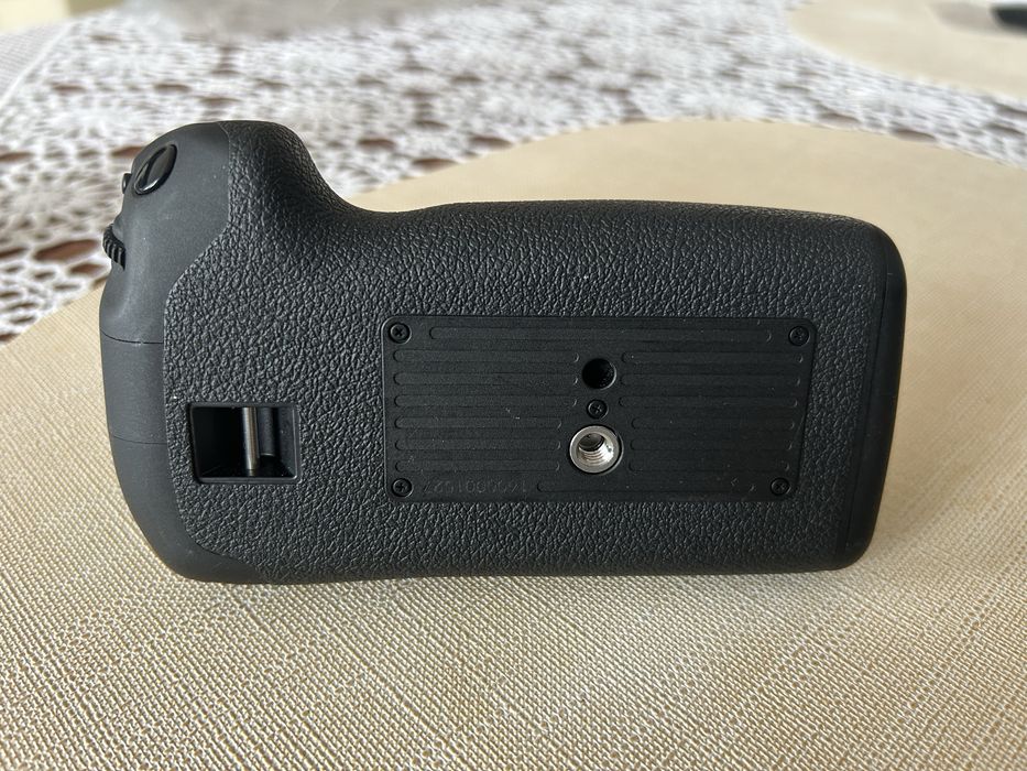 Batrypack do canon 6D mark II stan idealny