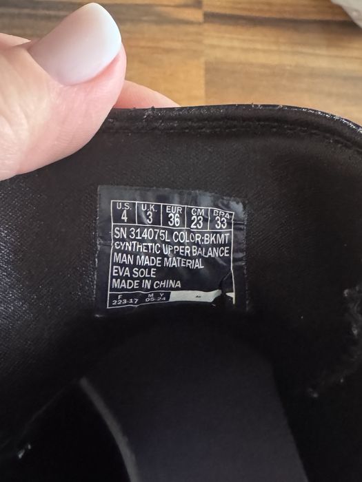 Продам черевики Skechers на дівчинку.