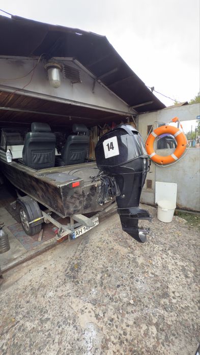 Лодка Днепр, мотор Меркури 60 Efi, лафет