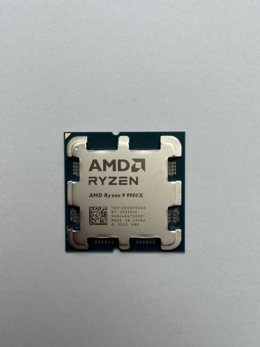Procesor AMD Ryzen  9 9900X
