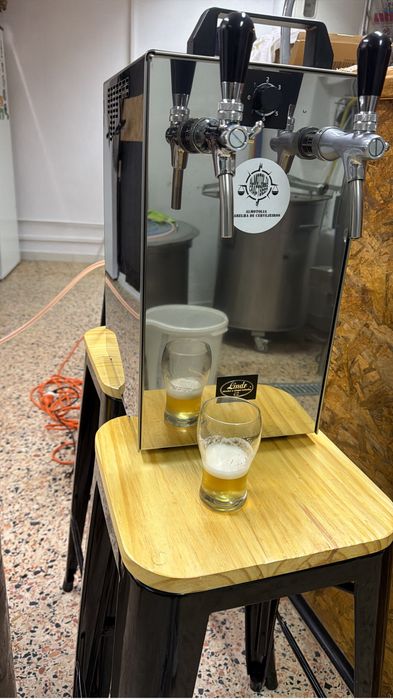 Aluguer de maquina de cerveja + barris (opcional)