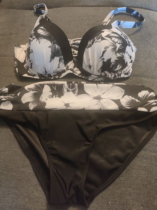 Dwuczęściowy strój kąpielowy 2XL czarno-biały kwiaty wysoki stan bikini