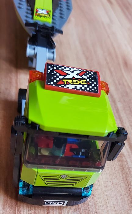LEGO City 60254 Transporter łodzi wyścigowej