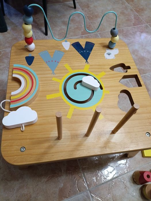 Mesa de atividades bebé
