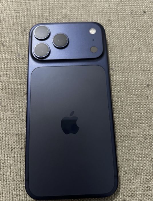 Vendo iphone 17 pro max 256GB