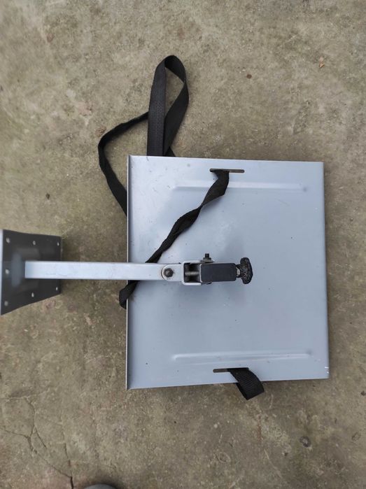 Кронштейн настенная полка для ТВ