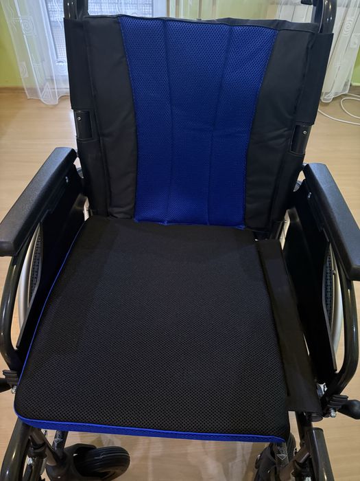 Wózek inwalidzki praktycznie nieuzywany