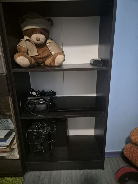 Sprzedam komode i  regał