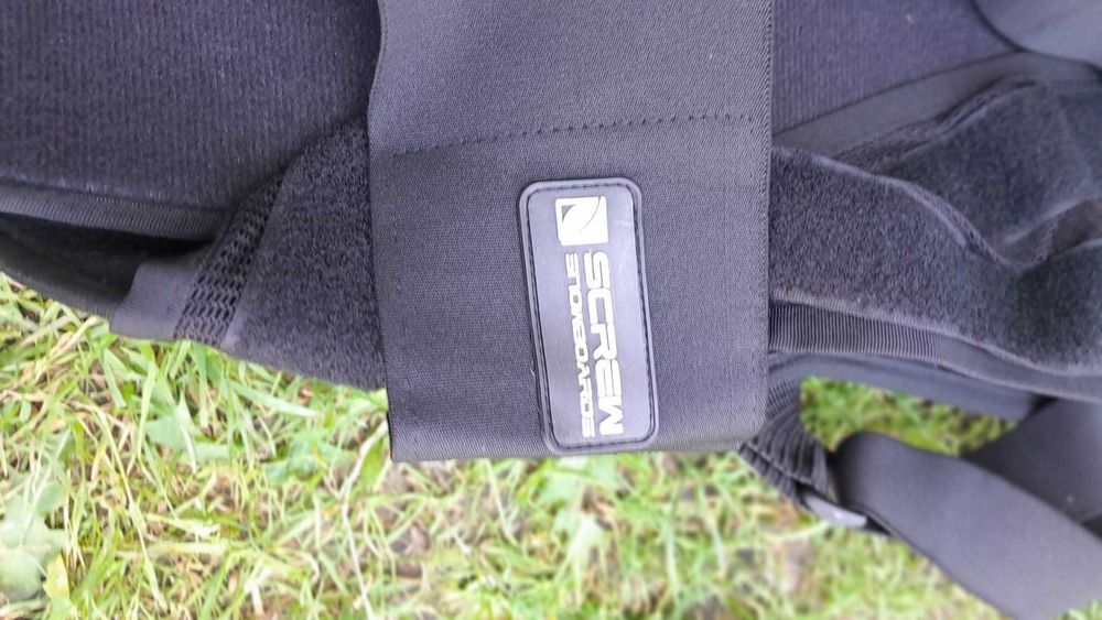 Ochraniacz na plecy snowboard + spodnie narciarskie GLISSADE