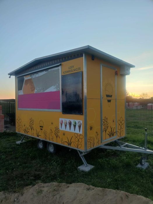 Gotowy biznes /Przyczepa do sprzedaży lodów /Przyczepa Gastronomiczna