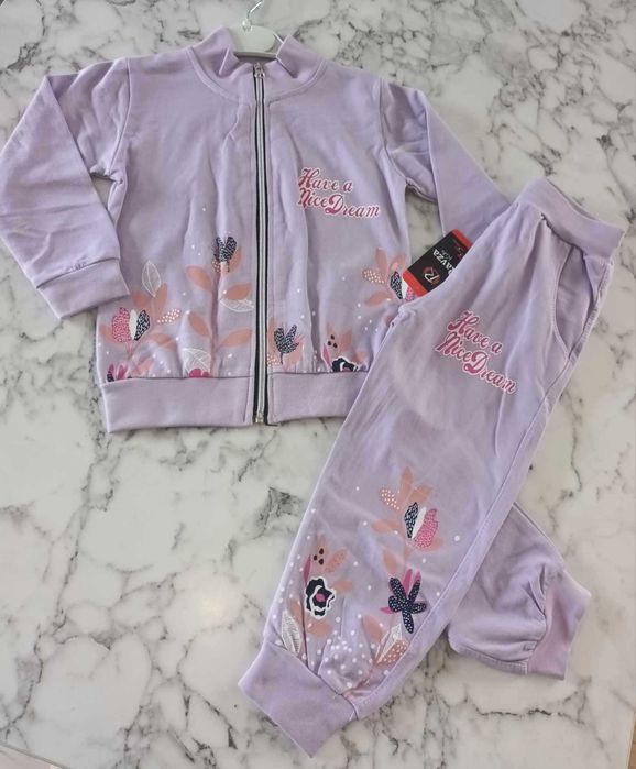 Komplet bluza spodnie kwiatki liliowy 110