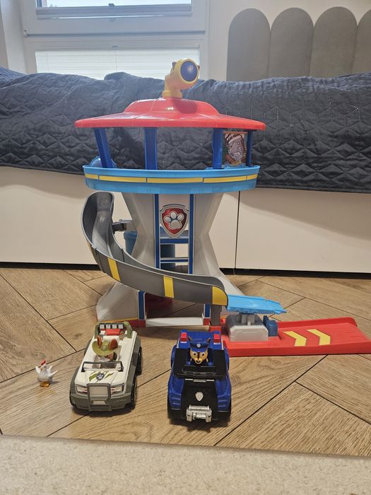 Baza psi patrol z 2 samochodami