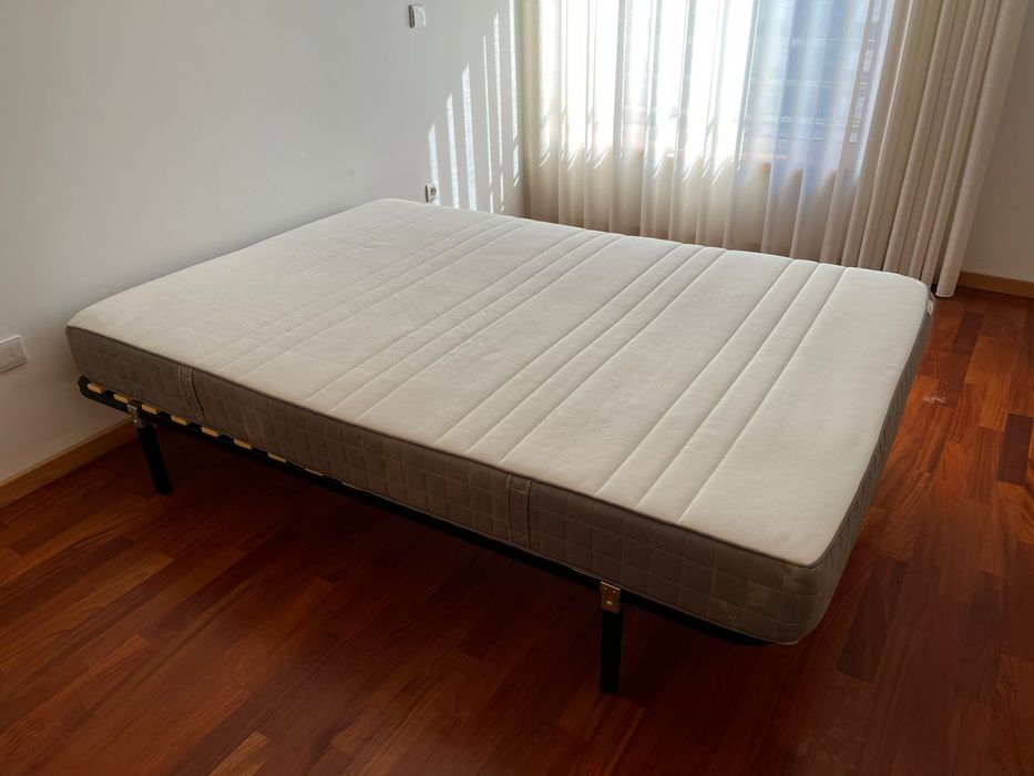 Cama colchão + estrado 140x200