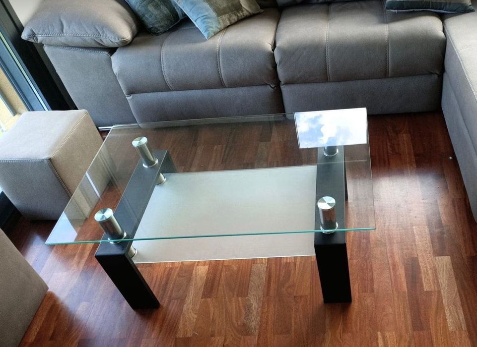 Mesa de centro em vidrio, em bom estado