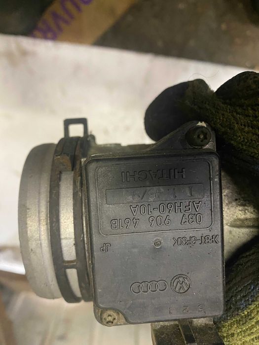 Przepływomierz Audi A4B6 2.0 FSI