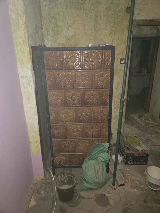 Piec kaflowy. Poddam za darmo. W zamian za rozebranie