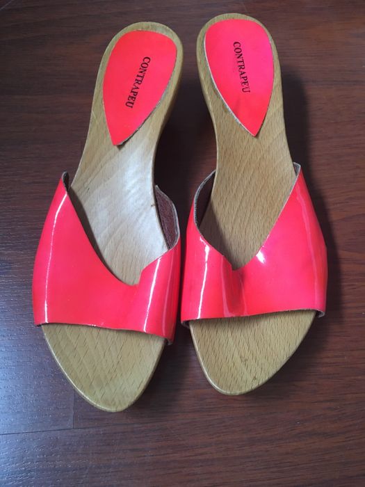 Socas cor de rosa, marca Contrapeu