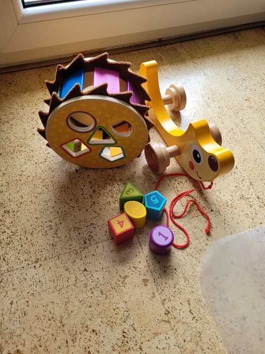 Sorter jeż zabawka na sznurku pchacz drewniany integracja sensoryczna