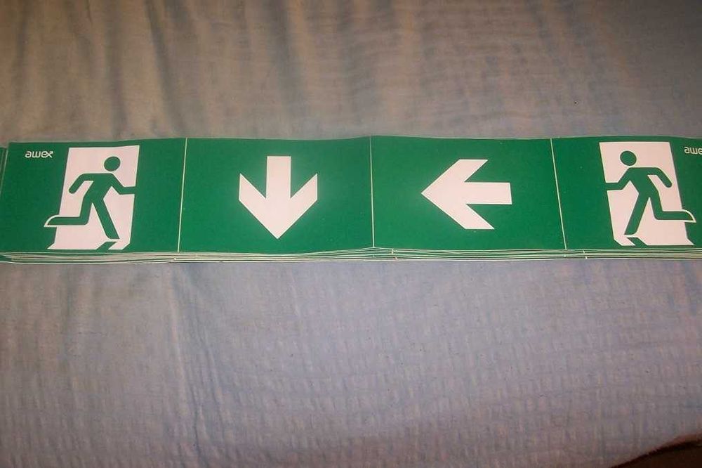 Znaki BHP ewakuacyjne , naklejki