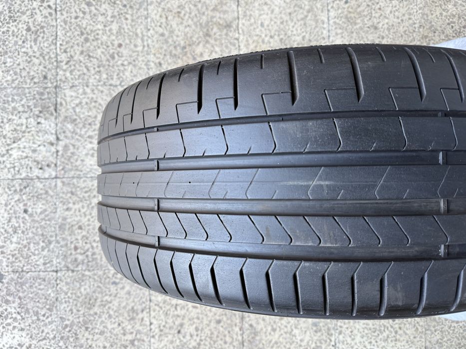 Pneus semi-novos 235/35R20
