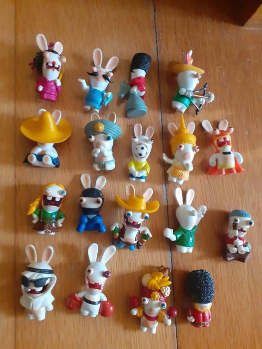 Coleção bonecos rabbit são 18 em pvc