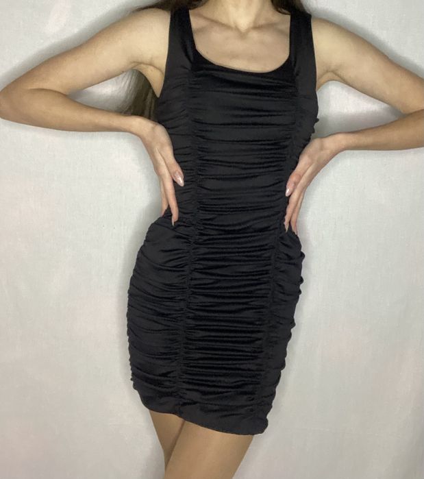 Сукня чорного кольору