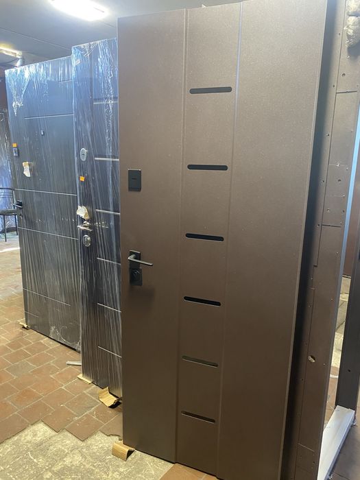 Вхідні двери б/у та нові