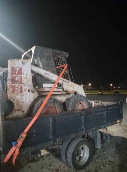 Serviço de Bobcat e Giratória