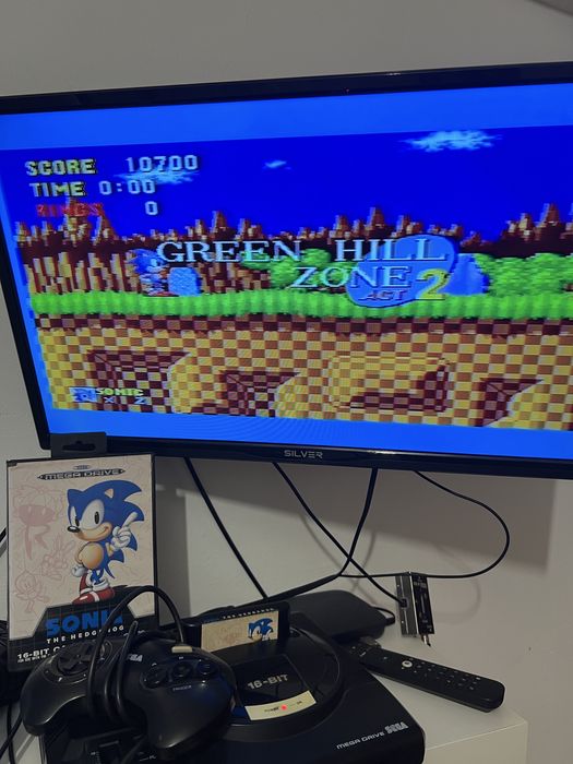 Console Sega Mega Drive + 1 Controle + Jogo Sonic The Hedgehog + Cabo TV (+ Brinde)