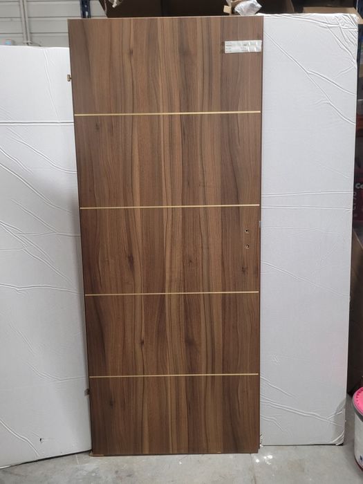 Skrzydła drzwiowe powystawowe, drzwi