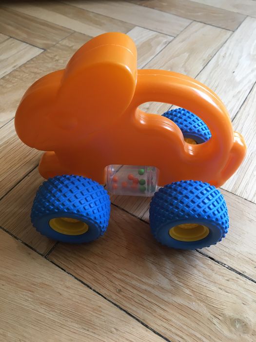 NOWY Pojazd auto królik grzechotka.