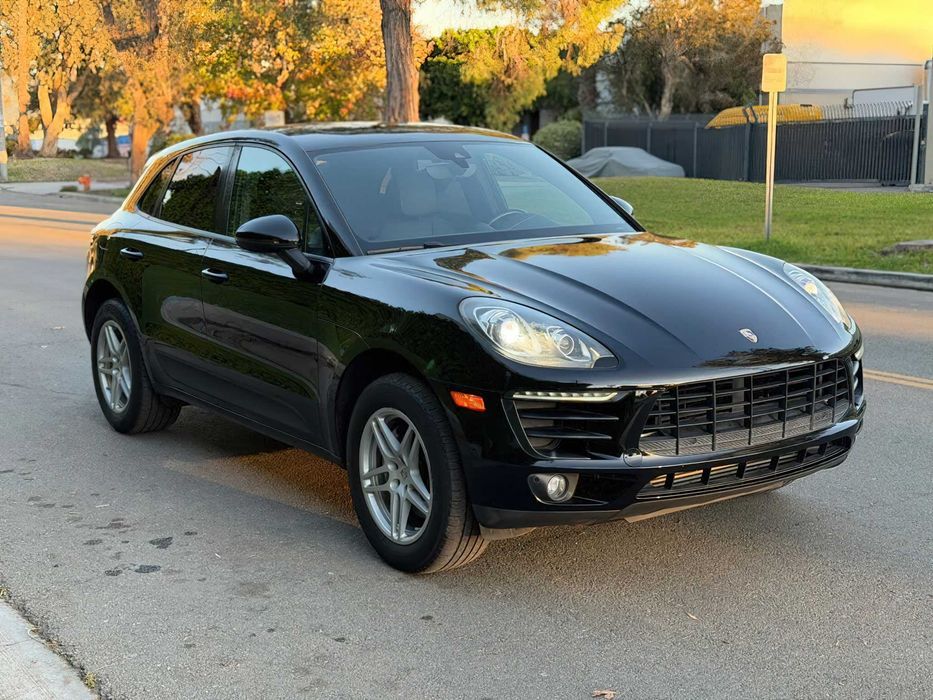 Porsche Macan      2017