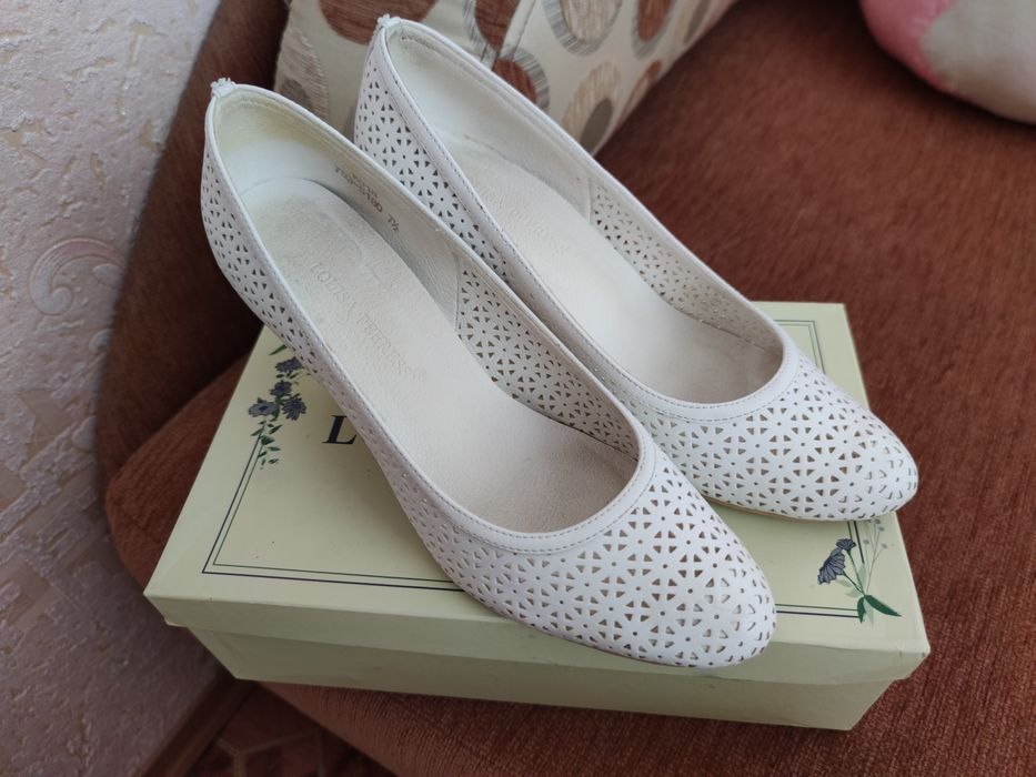 Весільні туфлі 38 розміру
