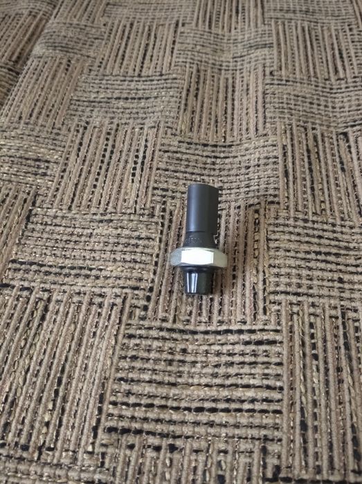 Датчик тиска масла