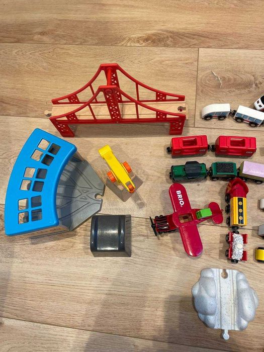 Велика деревяна залізниця BRIO / IKEA понад 100 елементів