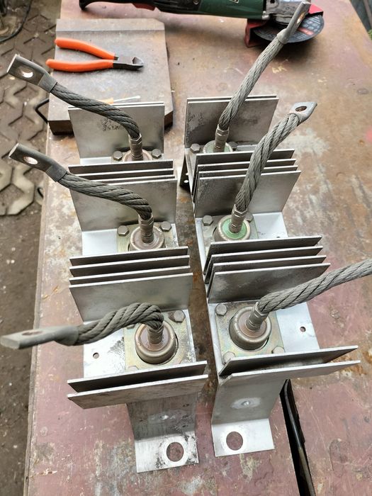 Diody prostownicze z radiatorami