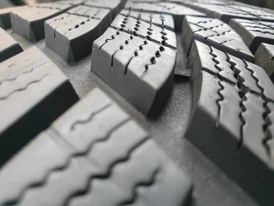 2x Goodyear  UltraGrip Performance + 205/55r17  7,5mm 2021r