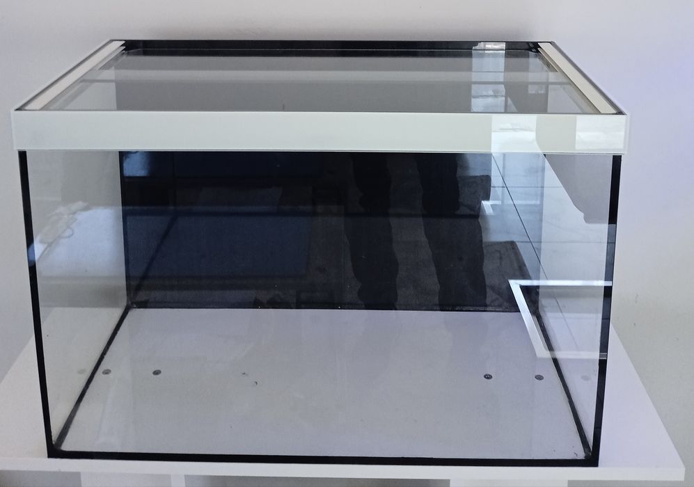 Aquário 60x30x40 novo com tampas e perfil
