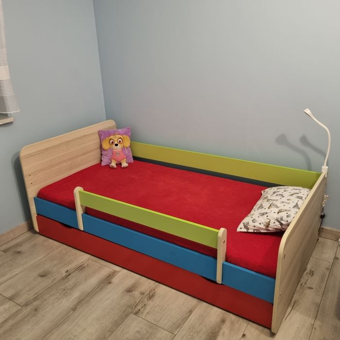 Łóżko dziecięce 90x180cm lateksowy materac półka skrzynia