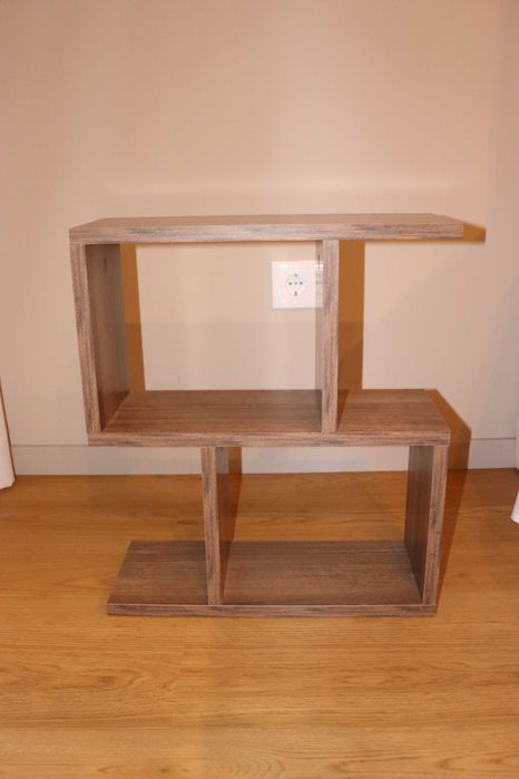 Móvel assimétrico decorativo - forma de S