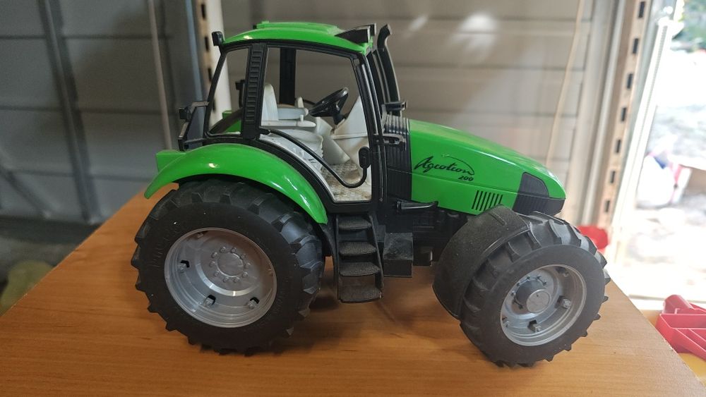 Bruder traktor deutz