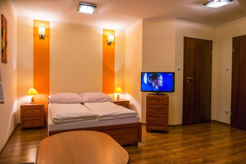 Willa Echo, idealna lokalizacja, centrum, komfortowe pokoje i apartamenty, parking, ogród, plac zabaw, pieszo wszędzie blisko :)