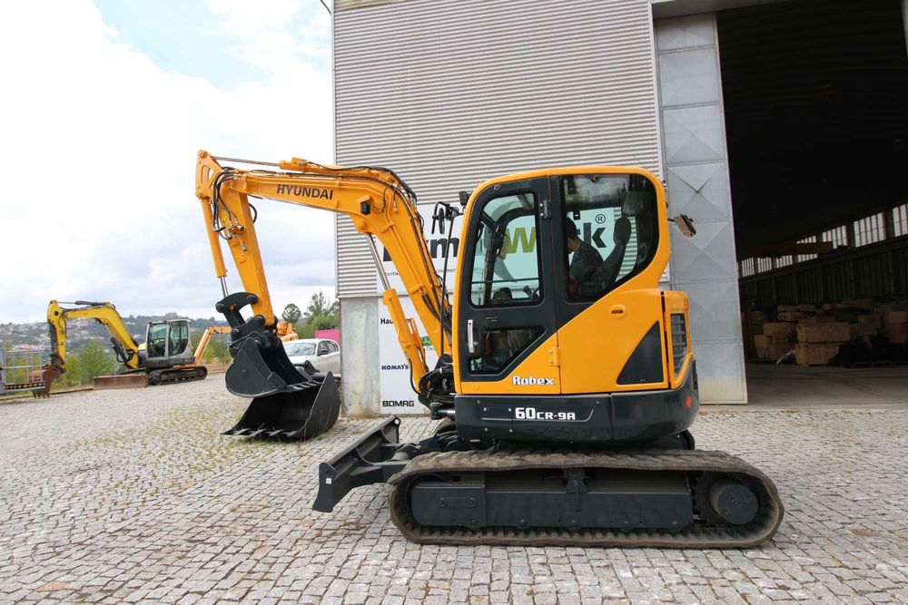 Escavadora Giratória de Rastos Hyundai Robex 60 Totalmente recuperada Garantia 12 meses/ 1.000 Horas