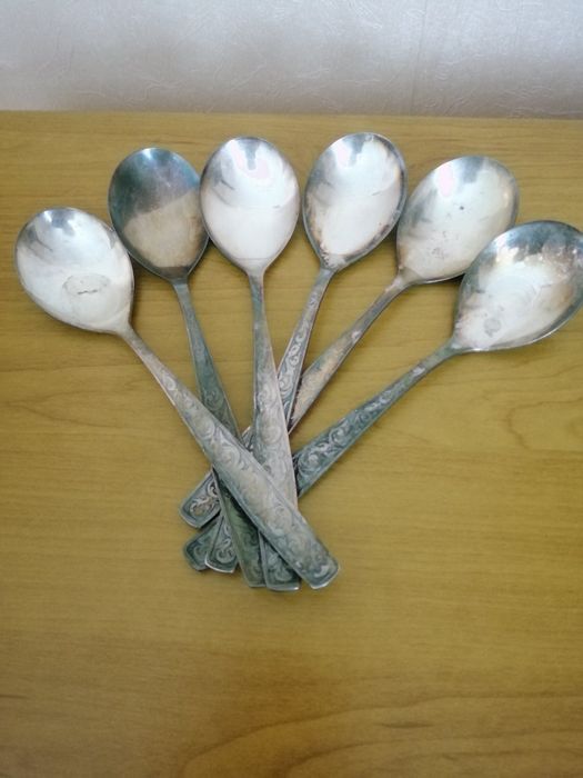 Мельхиоровые ложки.