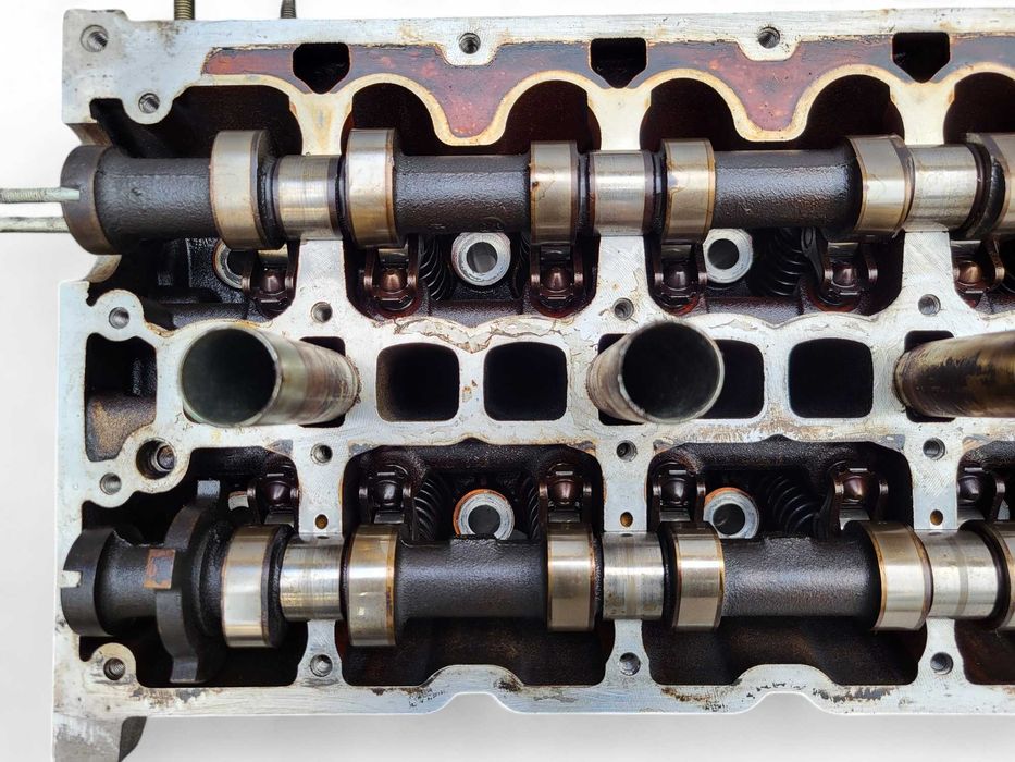 ГБЦ головка блока Citroen C5 2.0 HPI